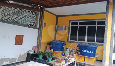 Casa à venda com 5 quartos, sendo 1 suíte,  em Bangu, Rio de Janeiro, RJ