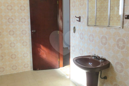 Casa à venda com 4 quartos, sendo 1 suíte, em Vila Santo Estéfano, São Paulo, SP