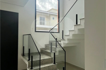 Casa à venda com 3 suítes no condomínio Village Itaguaçu, Atibaia - SP