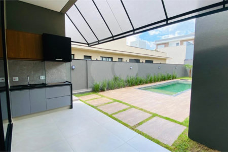 Casa à venda com 3 suítes no condomínio Vale das Aguas, Bragança Paulista - SP