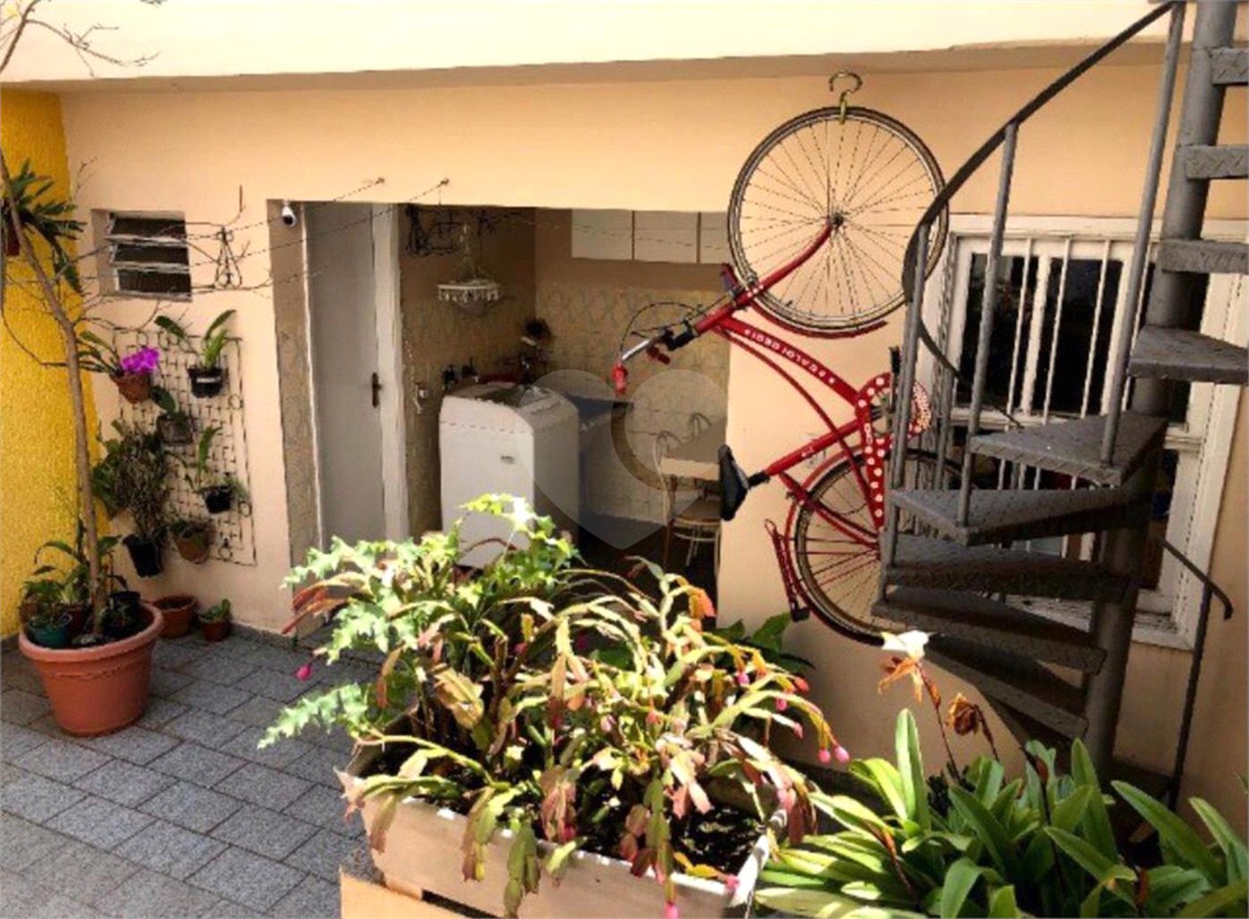 Sobrado à venda com 4 quartos, sendo 2 suítes, em Jardim Campo Limpo, São Paulo, SP