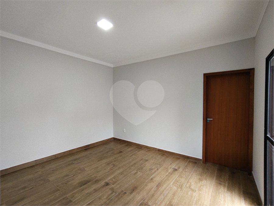 Casa à venda com 3 quartos, sendo 1 suíte, no condomínio Lago dos Ipês, Itapetininga - SP