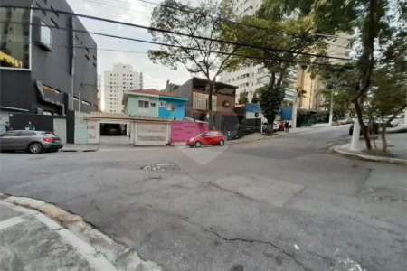 Sobrado à venda com 4 quartos, sendo 1 suíte, em Santana, São Paulo, SP