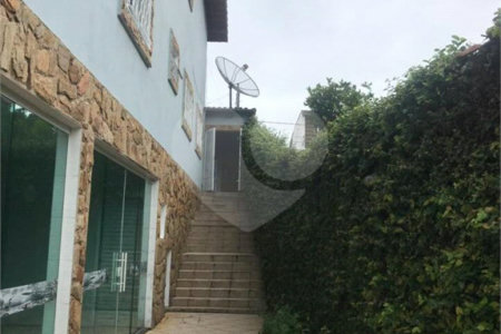 Sobrado à venda com 3 quartos, sendo 1 suíte, em Jardim Indaiá, Poá, SP