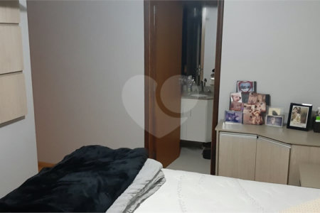 Apartamento à venda com 3 quartos, sendo 2 suítes, em Vila Bastos, Santo André, SP