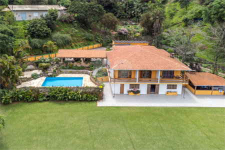 Chácara à venda com 4 quartos, sendo 2 suítes, em Portão, Atibaia, SP