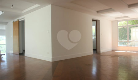 Casa à venda ou para alugar com 4 suítes em Alphaville, Santana de Parnaíba, SP