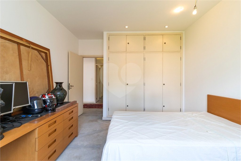 Casa à venda com 4 quartos, sendo 1 suíte, em Jardim Novo Mundo, São Paulo, SP