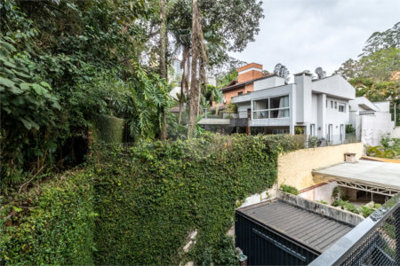 Casa à venda com 4 suítes no condomínio Granja do Morumbi, São Paulo - SP