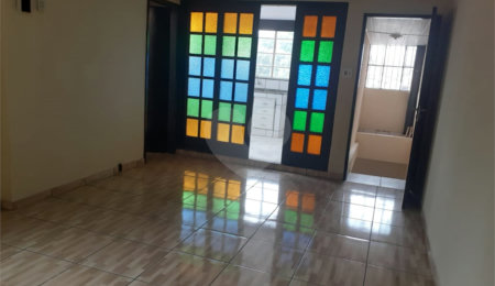 Sobrado à venda com 6 quartos, sendo 1 suíte,  em Jardim Las Vegas, Guarulhos, SP
