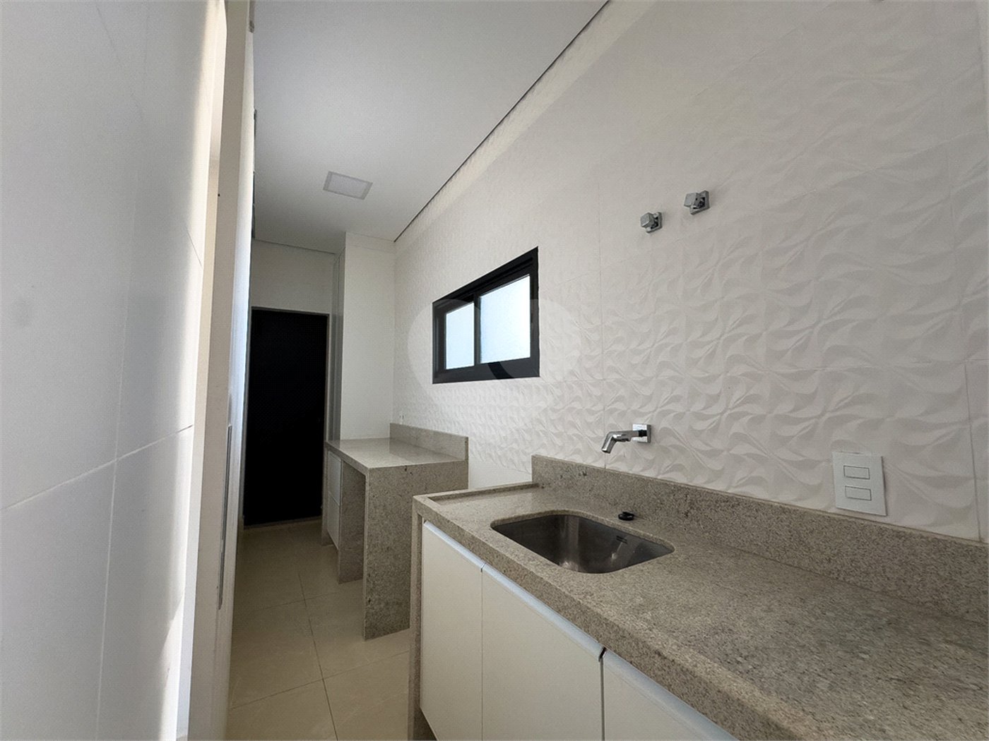 Casa à venda com 3 quartos, sendo 2 suítes, no condomínio Jardim Residencial Dona Maria José, Indaiatuba - SP