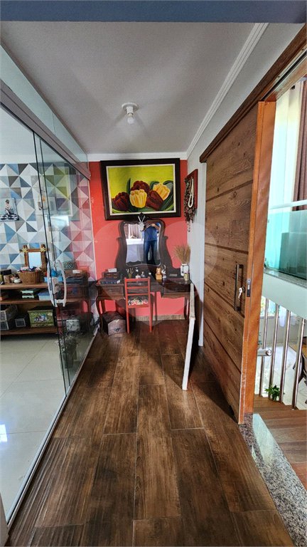 Sobrado à venda com 4 quartos, sendo 1 suíte, em Vila Romão, Salto, SP