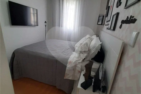 Apartamento com 2 quartos e 1 banheiro