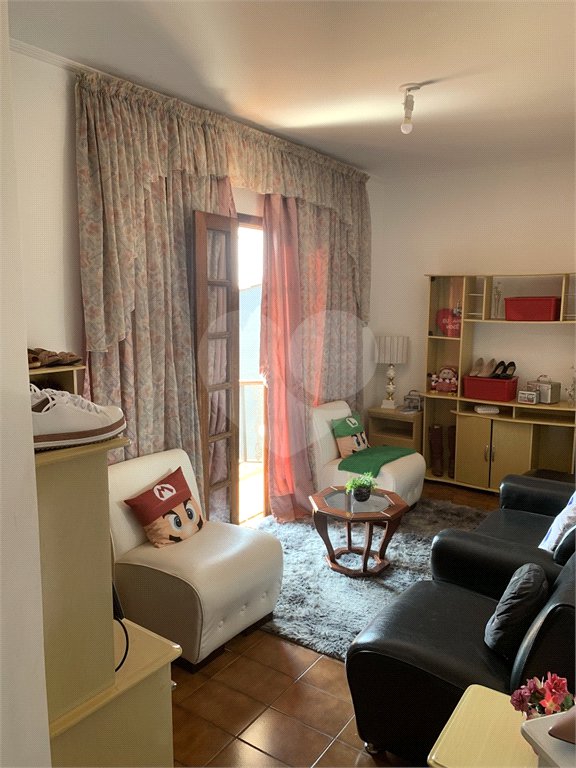 Sobrado à venda com 4 quartos, sendo 3 suítes,  em Jardim Alvinópolis, Atibaia, SP