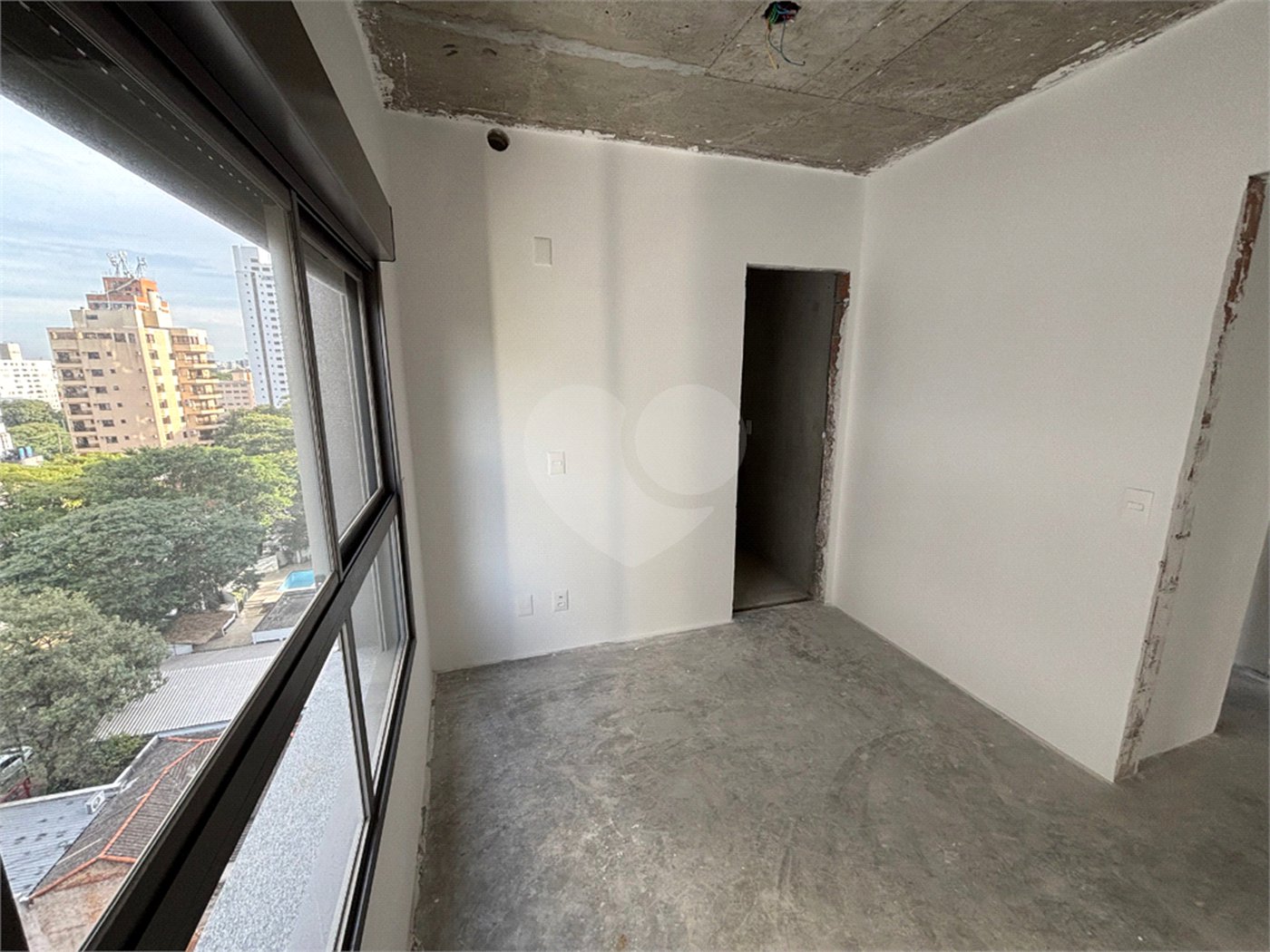 Apartamento à venda com 3 suítes em Moema, São Paulo, SP