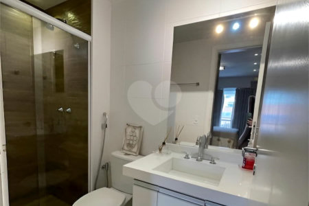Apartamento à venda com 3 quartos, sendo 1 suíte, em São Bento, Cabo Frio, RJ