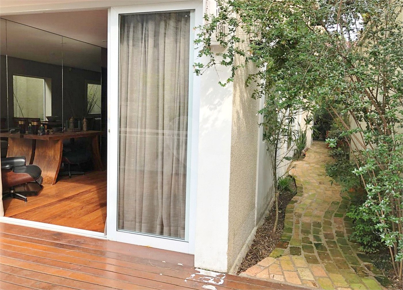 Sobrado à venda com 4 quartos, sendo 1 suíte, em Jardim Novo Mundo, São Paulo, SP