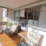 Apartamento porteira fechada com vista para o mar e lazer completo em Pitangueiras – Guarujá