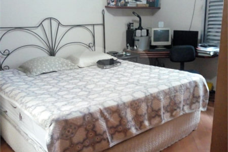 Casa Térrea à venda com 3 quartos, sendo 1 suíte,  em Jardim Prudência, São Paulo, SP