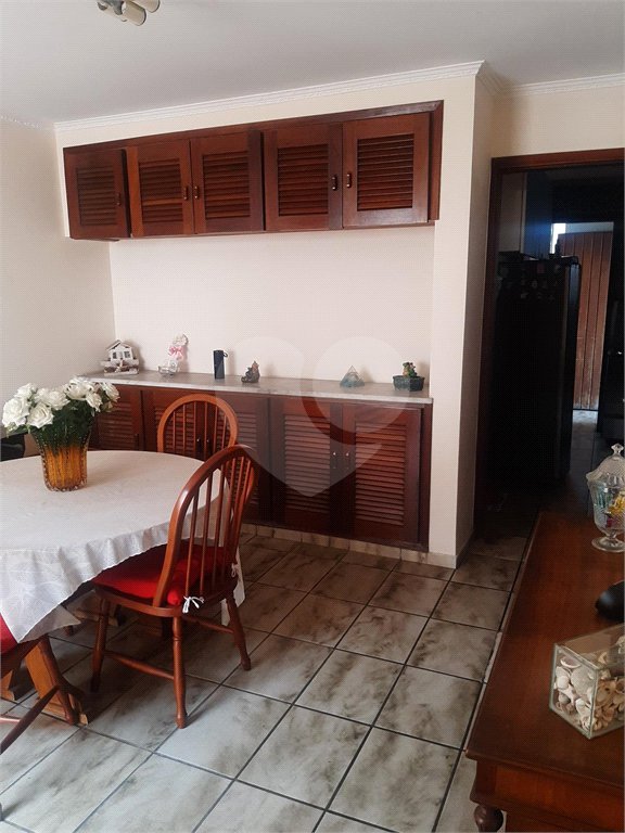 Casa à venda com 3 quartos, sendo 1 suíte,  no Centro, Mogi das Cruzes, SP