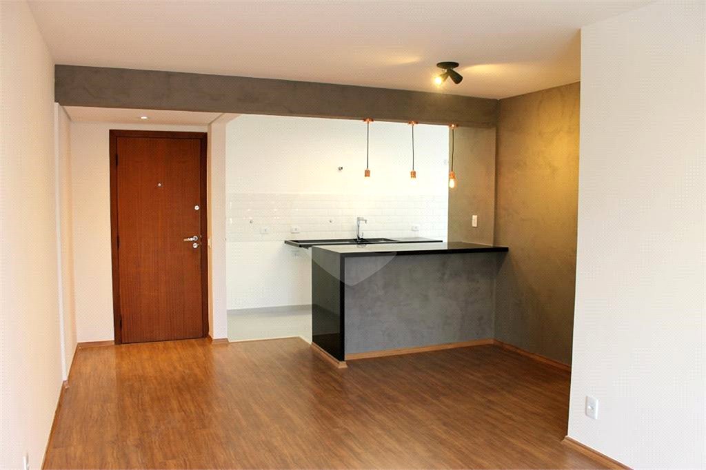 Apartamento à venda com 3 quartos, sendo 1 suíte, em Vila Pompéia, São Paulo, SP