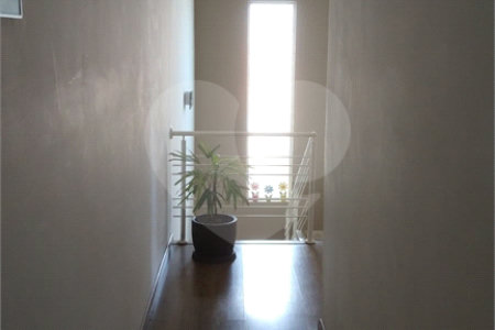 Sobrado à venda com 3 quartos, sendo 1 suíte, em Vila Suissa, Mogi das Cruzes, SP