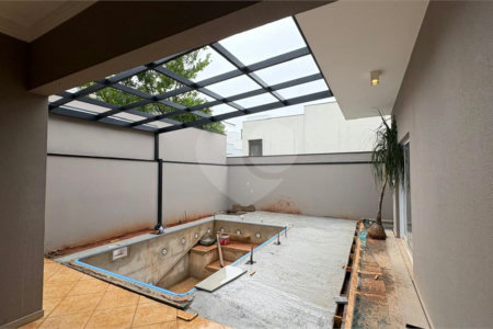 Casa à venda com 4 quartos, sendo 3 suítes, no condomínio Mont Blanc, Sorocaba - SP
