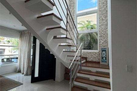 Casa à venda com 3 suítes em Vila Augusta, Guarulhos, SP