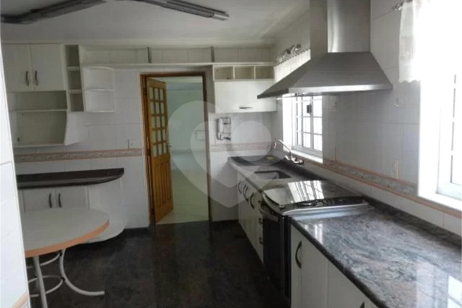 Casa à venda com 4 quartos, sendo 2 suítes, em Horto, São Paulo, SP
