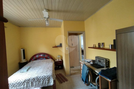 Casa à venda com 6 quartos, sendo 2 suítes, em Chora Menino, São Paulo, SP