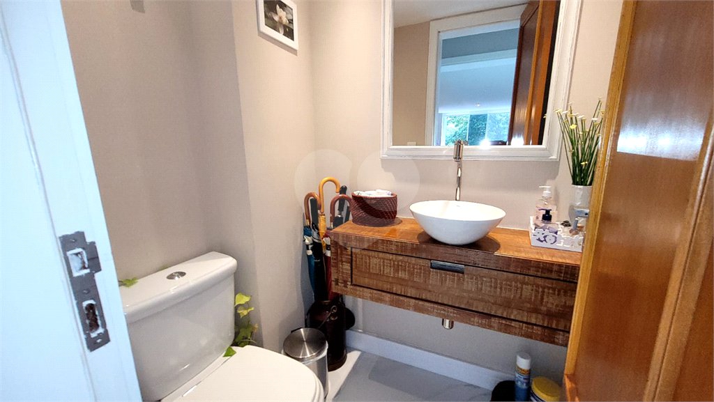 Apartamento à venda com 3 quartos, sendo 1 suíte, em Alto da Boa Vista, São Paulo, SP