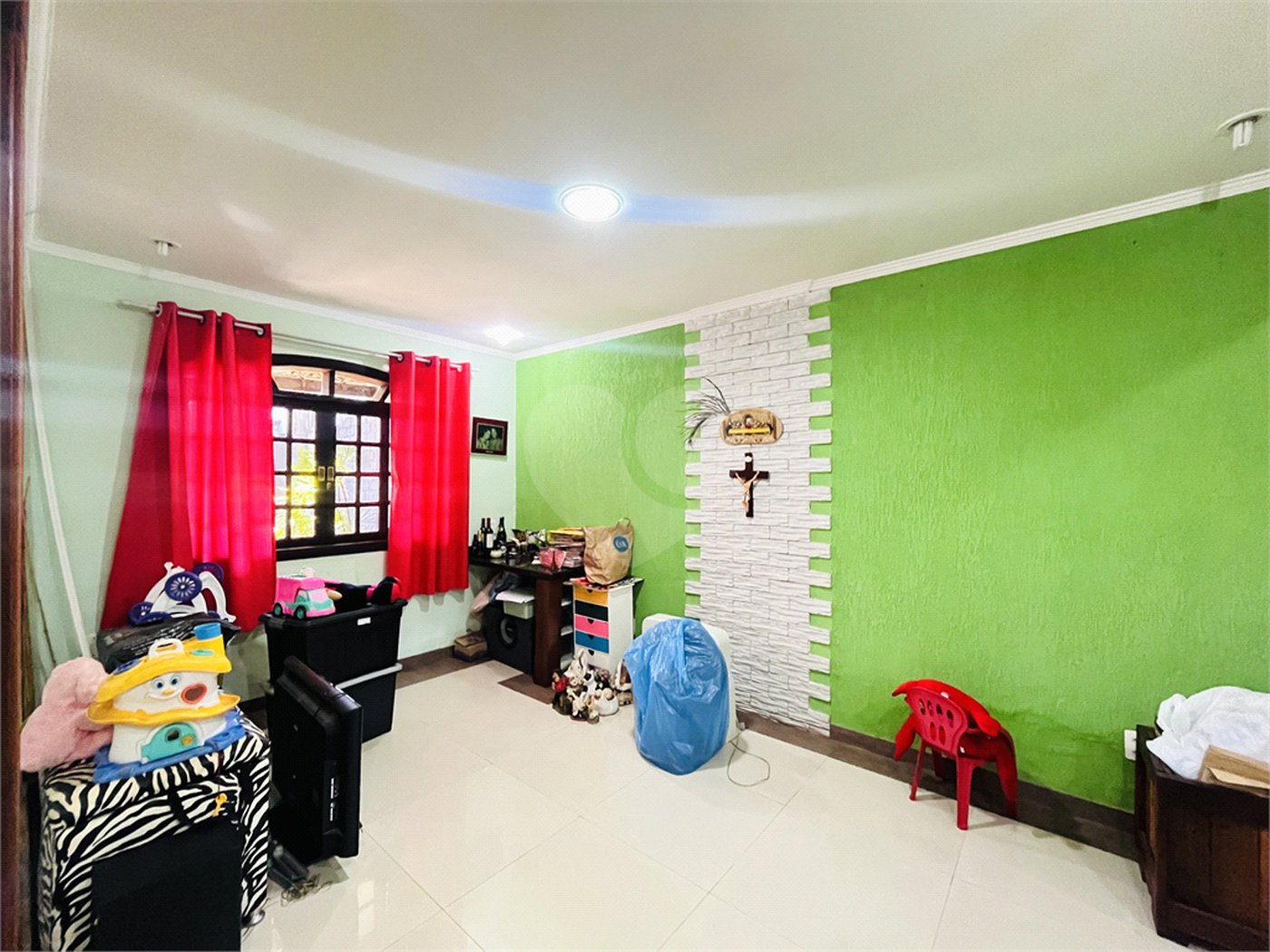 Casa à venda com 4 quartos, sendo 1 suíte, em Campo Grande, Rio de Janeiro, RJ