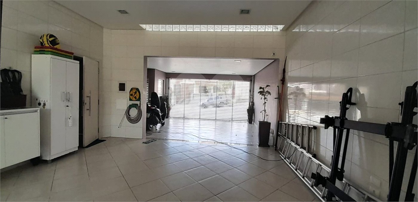 Sobrado à venda com 3 quartos, sendo 2 suítes,  em Vila Pires, Santo André, SP