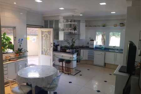Casa à venda com 5 suítes em Jardim Leonor, São Paulo, SP