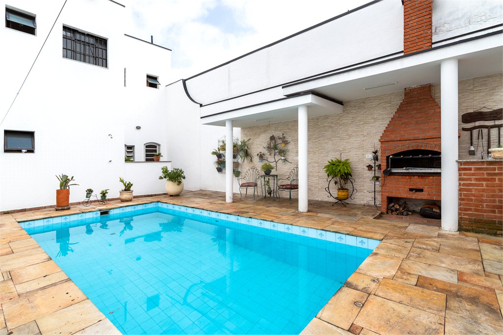 Casa à venda com 4 quartos, sendo 3 suítes, em Vila Mariana, São Paulo, SP