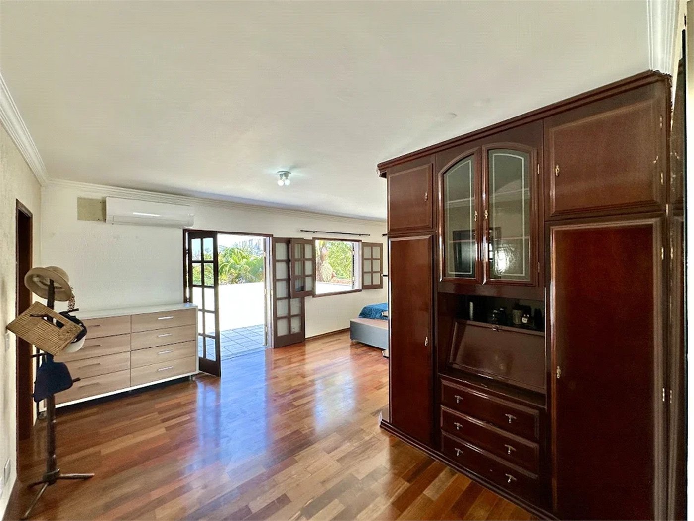 Casa à venda com 5 quartos, sendo 4 suítes, em Parque dos Príncipes, São Paulo, SP