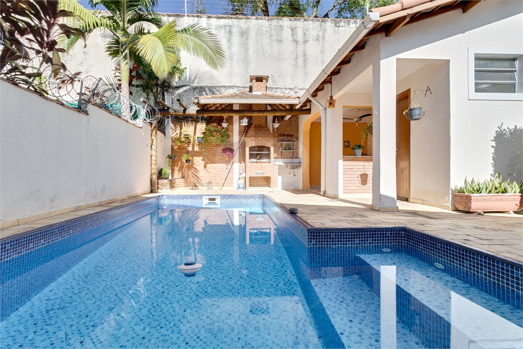 Casa à venda com 3 quartos em Chácara Monte Alegre, São Paulo, SP