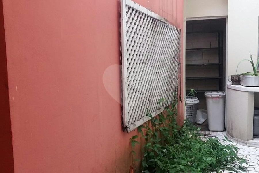 Casa à venda com 6 quartos, sendo 3 suítes, em Jardim São Bento, São Paulo, SP