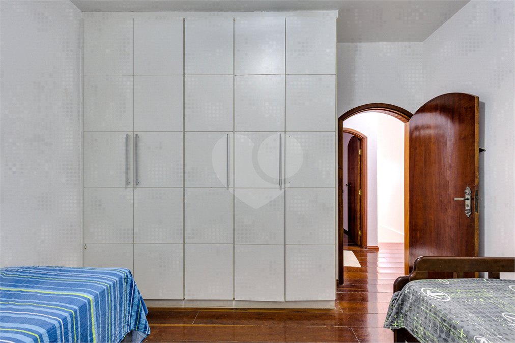 Sobrado à venda com 5 quartos, sendo 2 suítes, em Socorro, São Paulo, SP