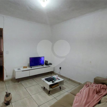 Casa à venda com 3 quartos, sendo 1 suíte,  em Vila Nivi, São Paulo, SP