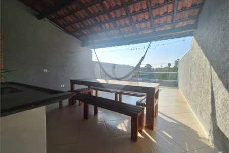 Sobrado à venda com 4 quartos, sendo 1 suíte,  em Vila São Geraldo, São Paulo, SP