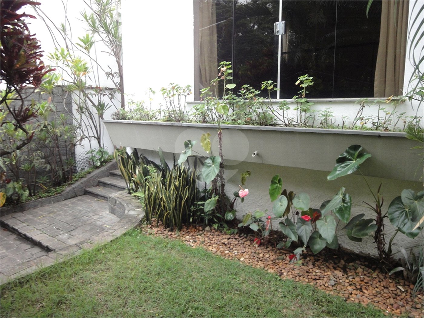 Sobrado à venda com 4 quartos, sendo 3 suítes, em Jardim São Bento, São Paulo, SP