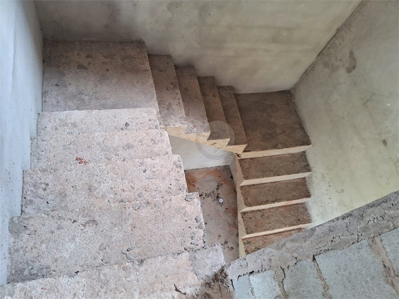 Casa à venda com 3 quartos, sendo 1 suíte, no condomínio Mosaico da Serra, Mogi das Cruzes - SP