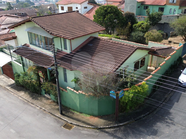 Casa à venda com 3 quartos, sendo 1 suíte,  no Centro, Extrema, MG