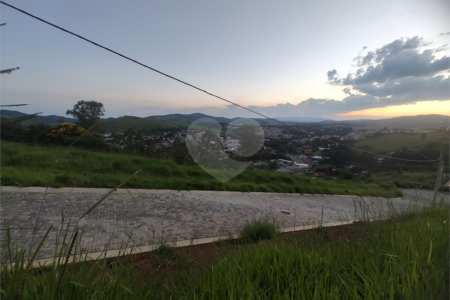 Terreno à venda no condomínio Paraíso da Montanha, Piracaia - SP
