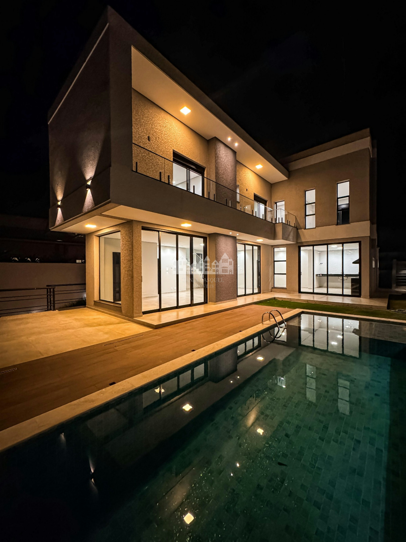 Casa à venda com 3 quartos, sendo 3 suítes, no Condomínio Quintas da Boa Vista, Atibaia - SP