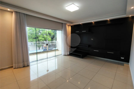 Sobrado à venda com 3 quartos, sendo 2 suítes, em Jardim Itália, Itapetininga, SP