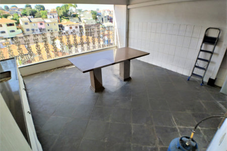 Sobrado à venda com 3 quartos, sendo 1 suíte,  em Vila Mazzei, São Paulo, SP