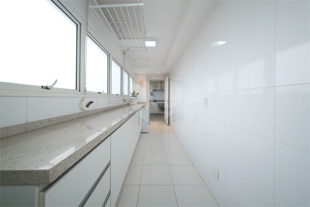 Apartamento à venda com 3 quartos, sendo 2 suítes, em Vila Mariana, São Paulo, SP