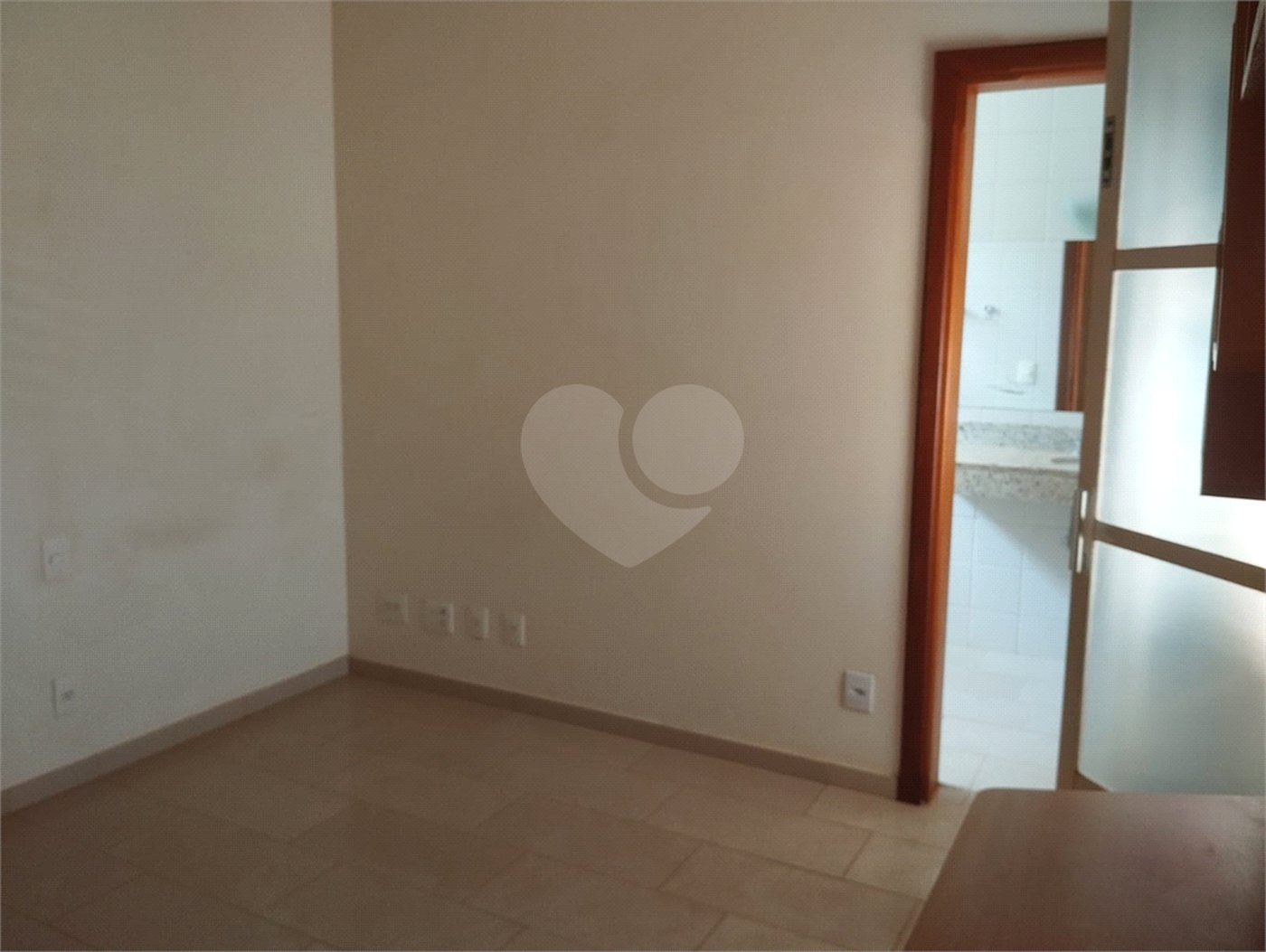 Sobrado à venda com 4 quartos, sendo 3 suítes, em Altos do Jaraguá, Araraquara, SP